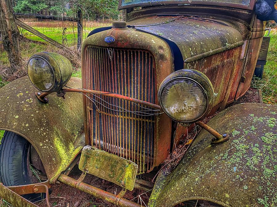 Abandoned Vintage Ford Truck Photograph by Jerry Abbott