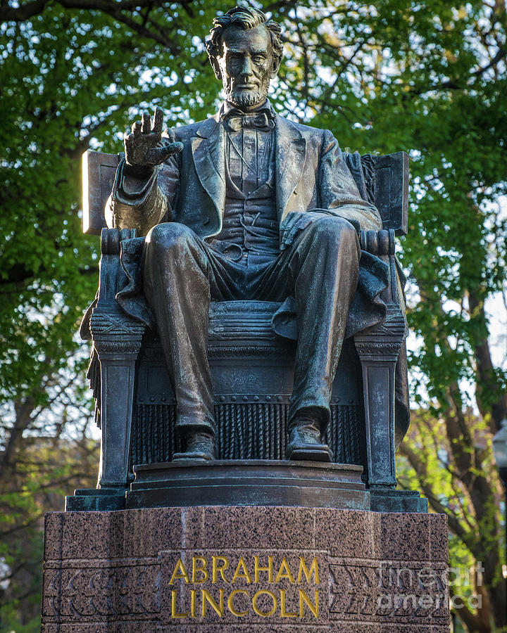 Abraham Lincoln Statue - Indianapolis - Indiana Photograph by Gary Whitton