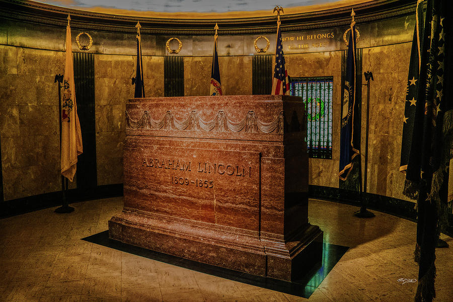 Abraham Lincoln Photograph - Abraham Lincolns Tomb by David Quillman