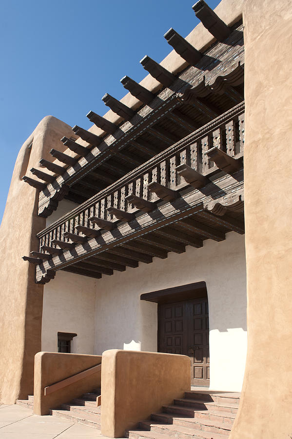 Adobe Building - Art Museum in Santa Fe Photograph by Ivanastar