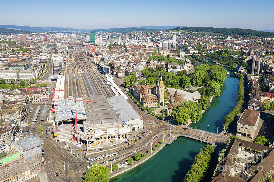 aerial-view-of-the-main-train-station-in-zurich-with-office-buil