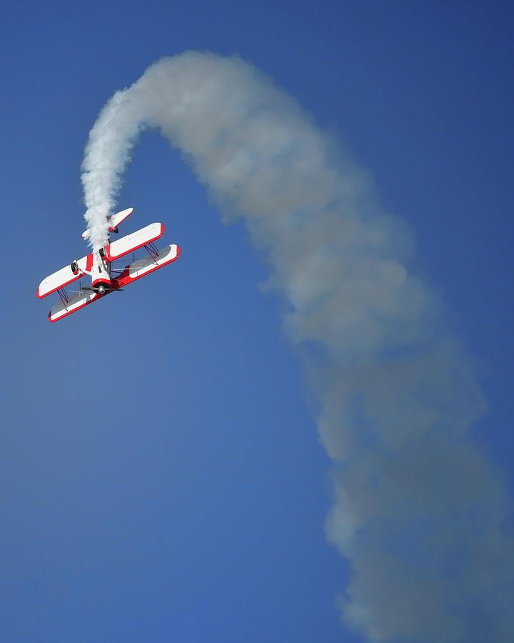 Air Show - WOW 2 Photograph by Dale Kauzlaric