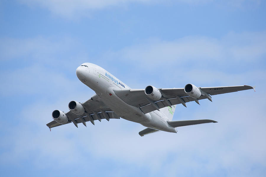 Airbus A380 at Farnborough International Airshow, July 2008 Photograph by Ian Middleton