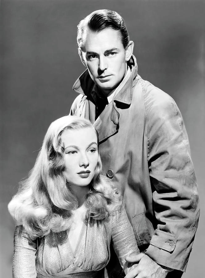 ALAN LADD and VERONICA LAKE in THIS GUN FOR HIRE -1942-, directed by FRANK TUTTLE. Photograph by Album
