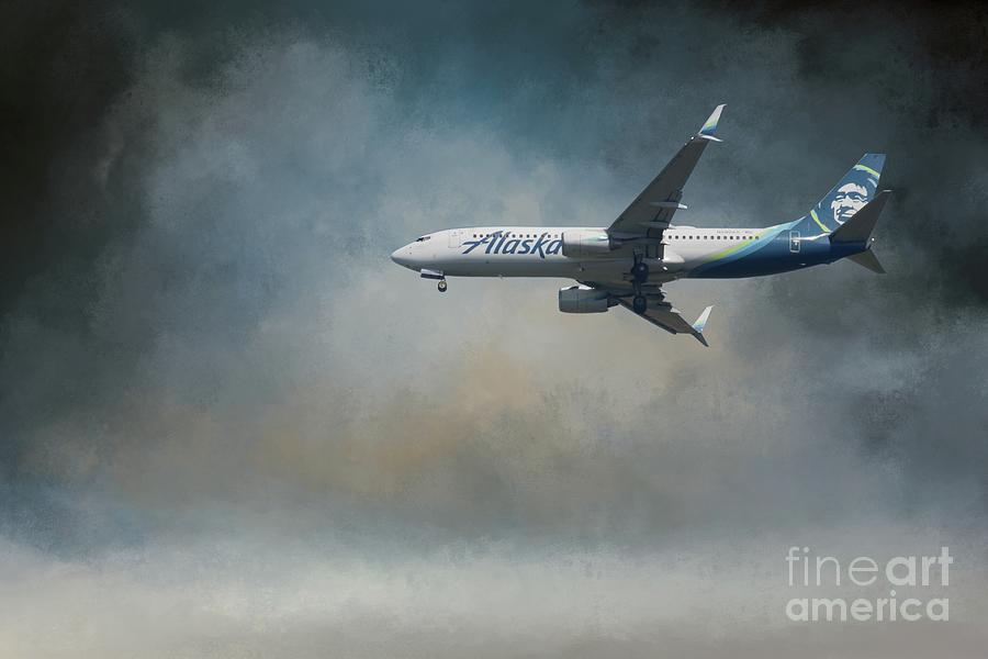 Alaskan Airlines Photograph - Alaskan Airlines Boeing 737-800 by Eva Lechner