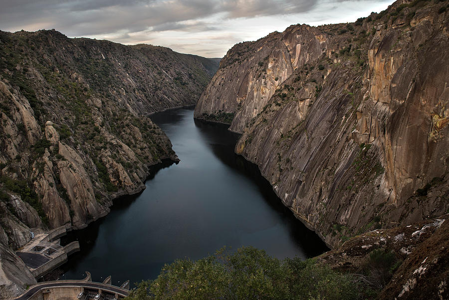 Aldeadavila Dam on the Duero River #2 Photograph by RicardMN ...