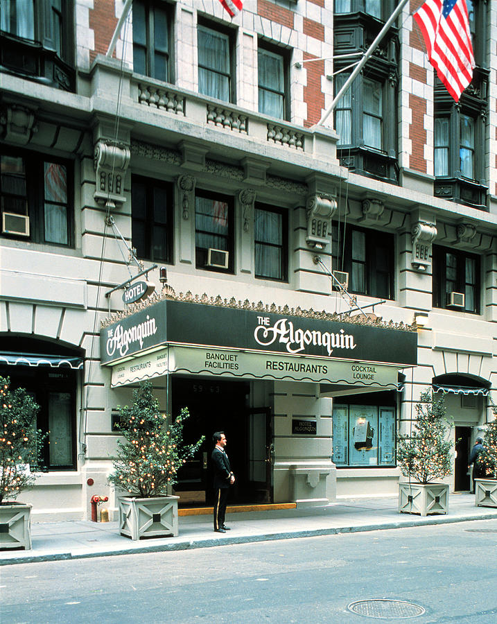 Algonquin Hotel, Manhattan, New York Photograph by Peter