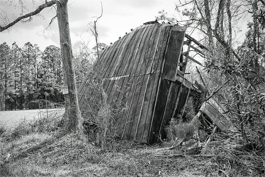 Almost Gone - Extreme Rural Decay in Pamlico County Photograph by Bob Decker