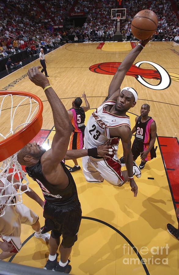 Alonzo Mourning and Lebron James Photograph by Andrew D. Bernstein Alonzo Mourning and Lebron James Photograph by Andrew D. Bernstein