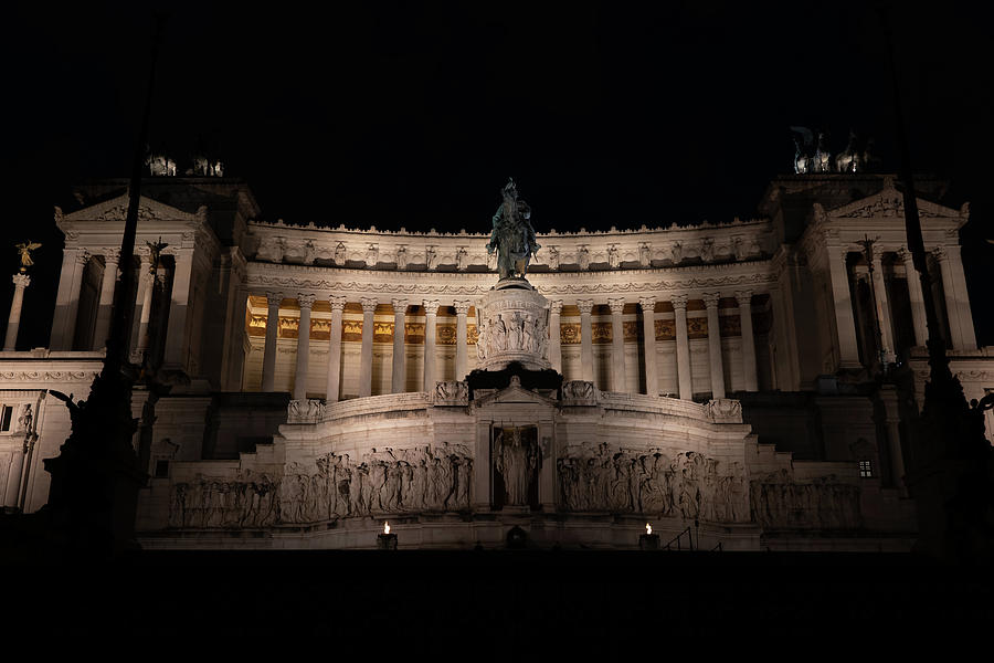 Altar of the Fatherland In Rome At Night Photograph by Artur Bogacki