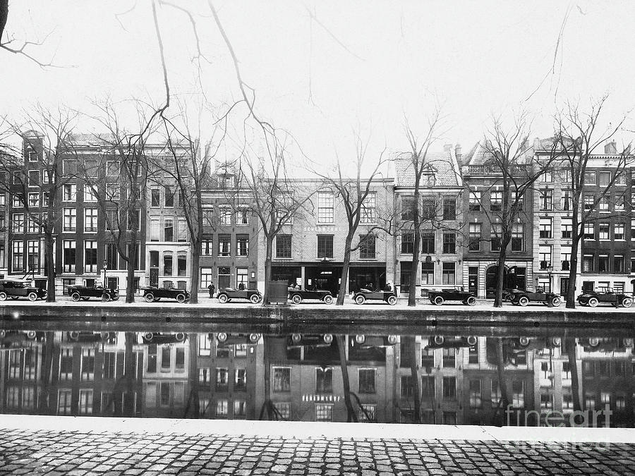 Amsterdam Car Dealership Photograph by Granger - Fine Art America