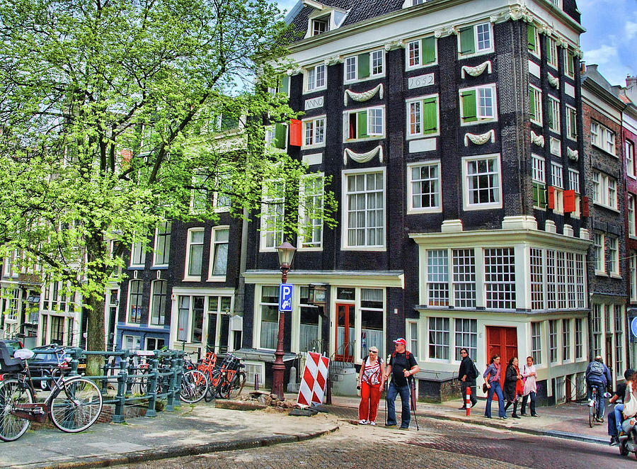 Amsterdam Stroll Photograph by Allen Beatty