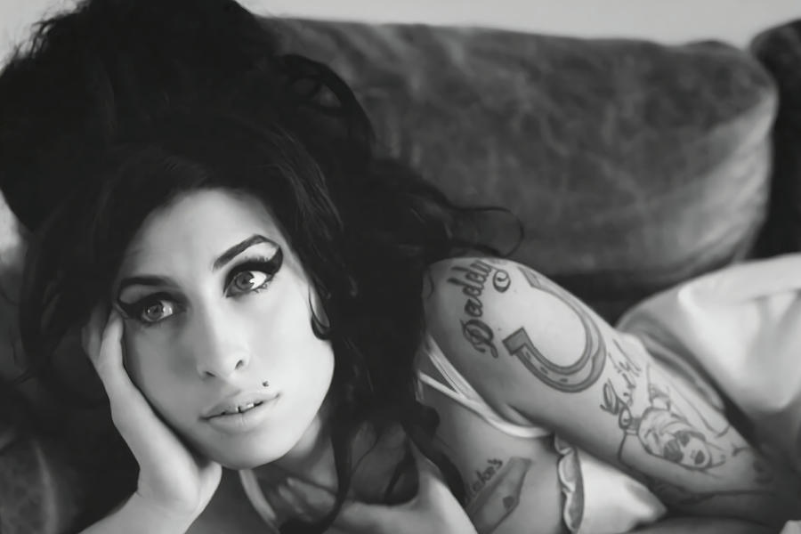 Amy Winehouse Canvas Photograph by Amy Winehouse - Pixels