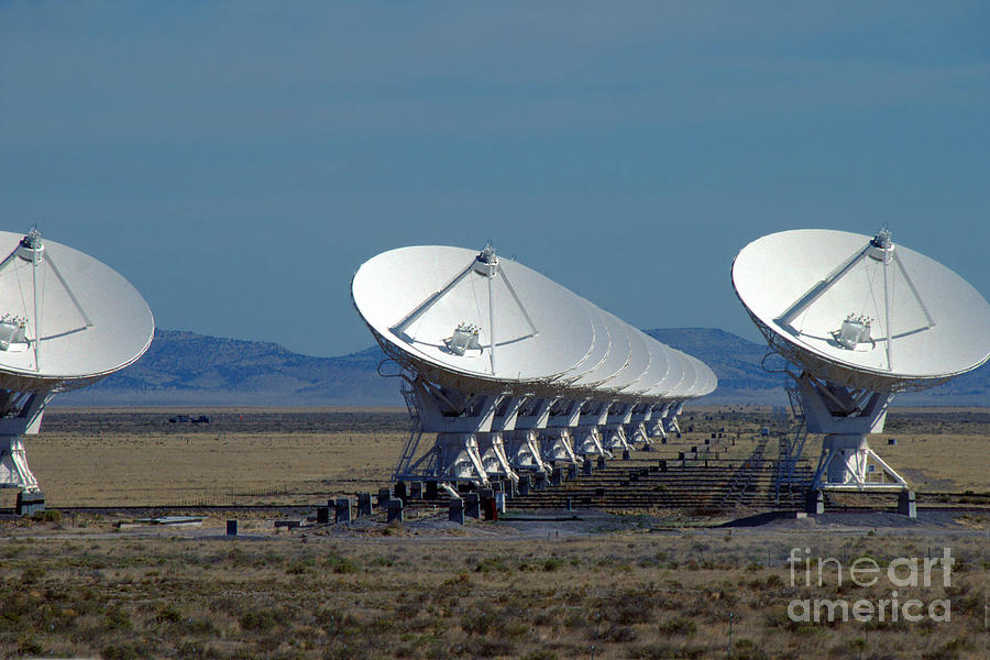 An Array of VLA Radio Telescopes Reach Out into the Universe Photograph by Wernher Krutein