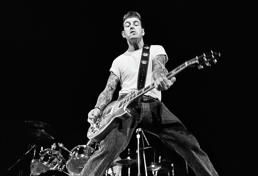 An energetic Mike Ness Social Distortion by David Ilzhoefer