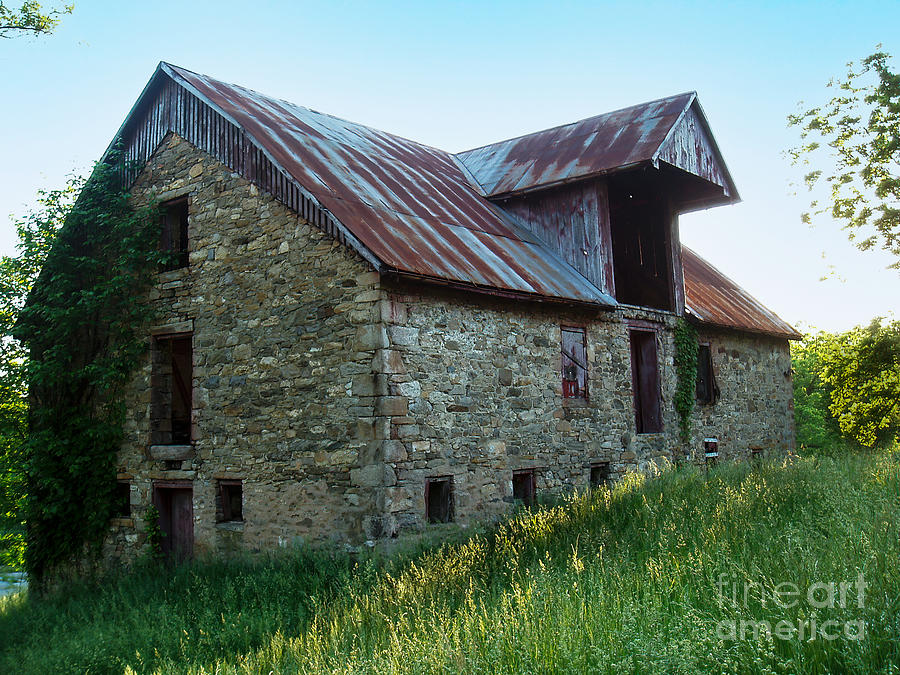 An Old, Abandoned, Maryland Stone Barn Photograph by L Bosco