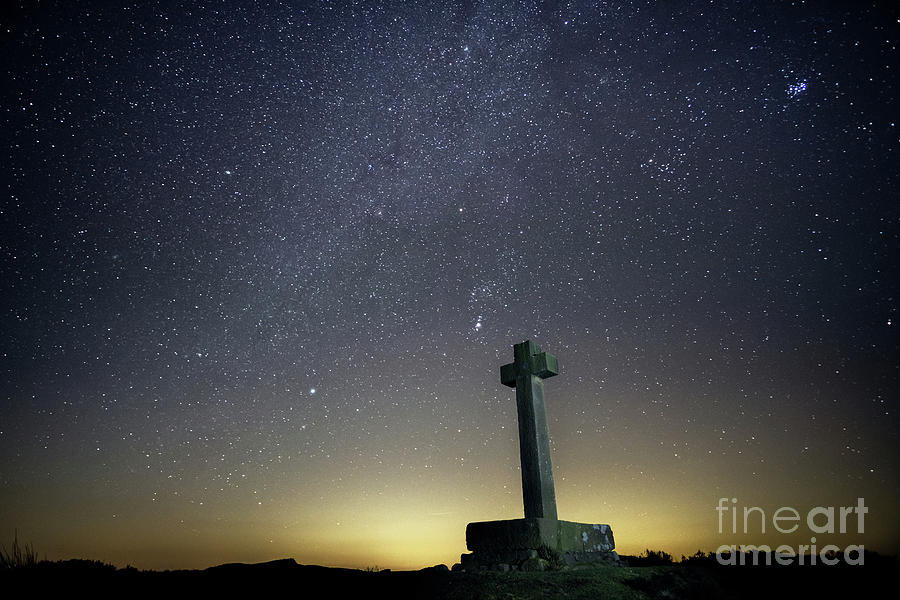 Ana cross at night, Rosedale Abbey, North York Moors Photograph by ...