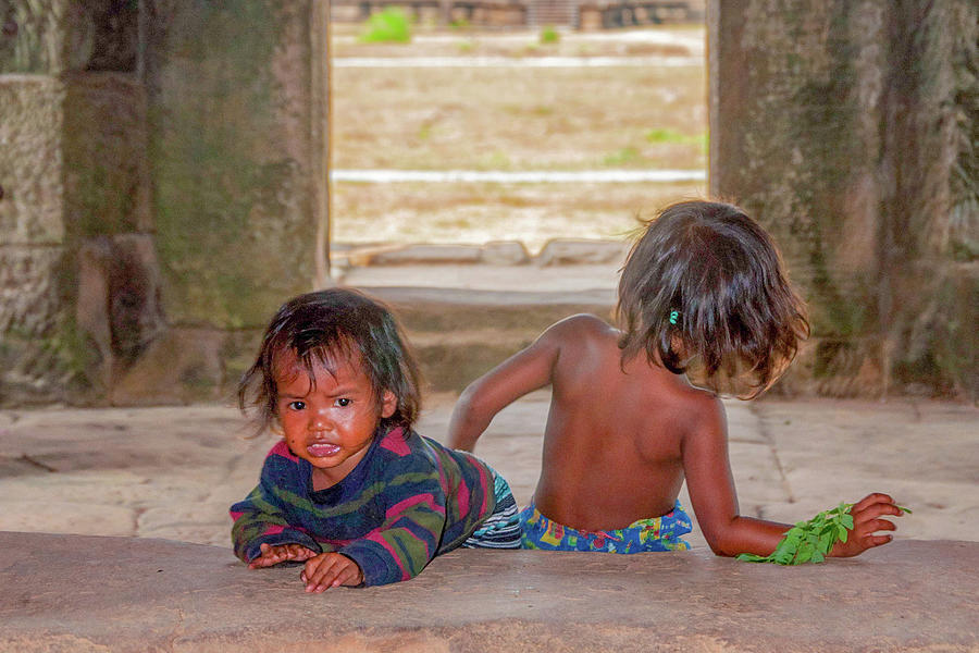 Angkor Wat Children Photograph by Rob Hemphill