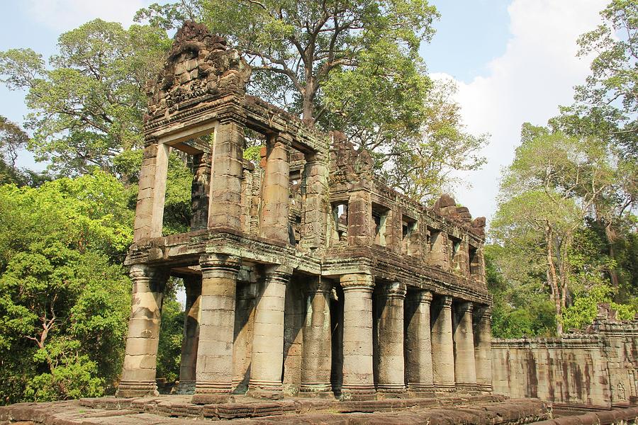 Angkor Wat Ruins Photograph by Josu Ozkaritz