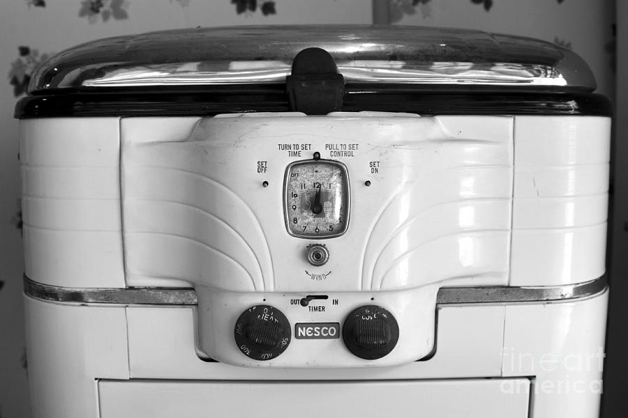 Antique Nesco pressure cooker Photograph by David Lee Thompson