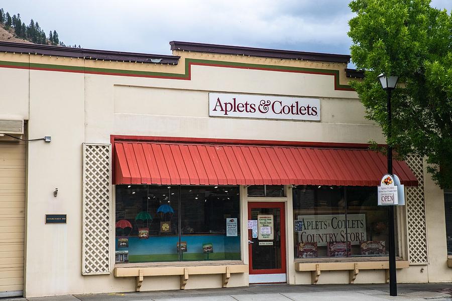 Aplets and Cotlets Country Store Photograph by Tom Cochran
