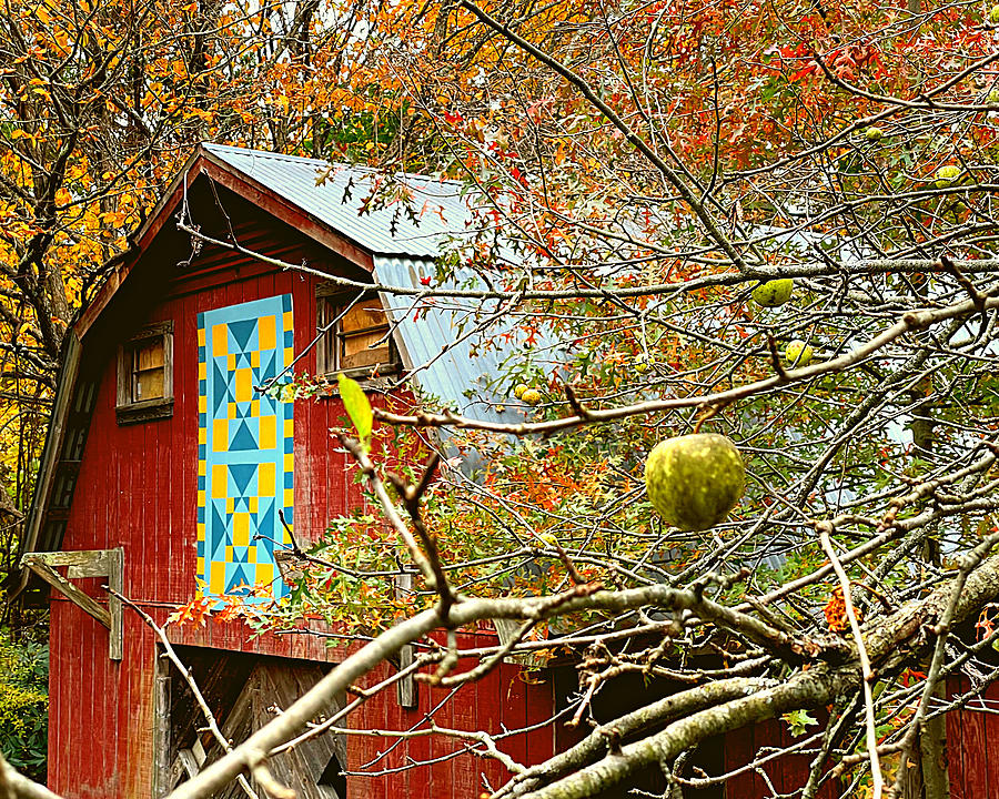 Apple Barn in Fall Photograph by Lee Darnell