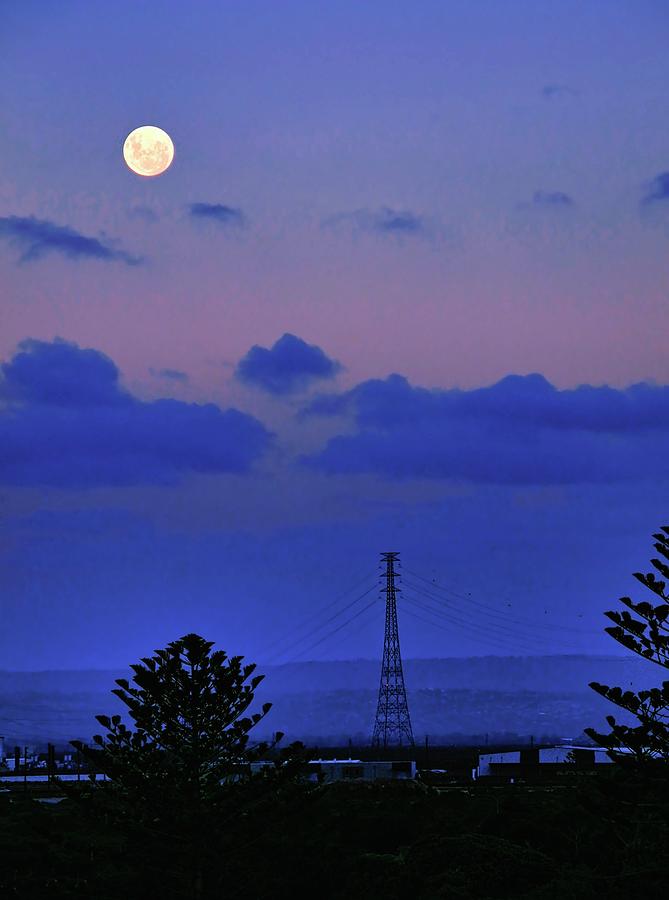 April Full Moon Over Adelaide Photograph by Kirsten Giving