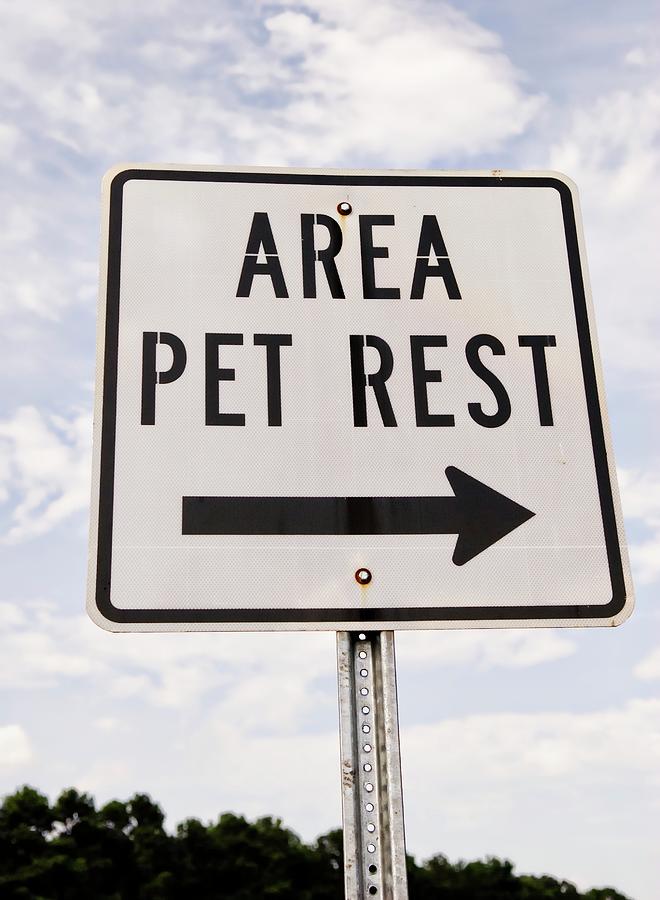 Area Pet Rest Sign Photograph by Bob Pardue