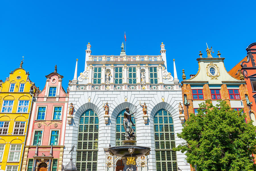 Artus Court with Neptune Fountain in Gdansk Photograph by Syolacan