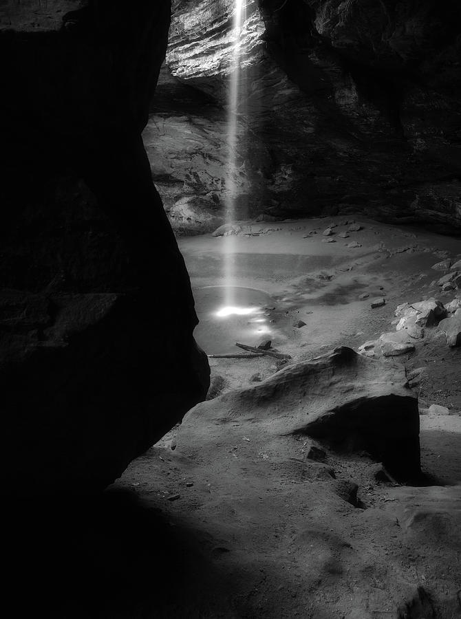 Ash Cave Black And White Photograph by Dan Sproul