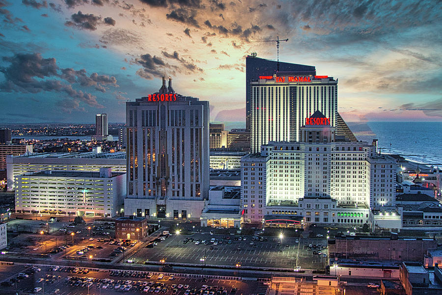 Ganar Cambios de cocodrilo Atlantic City Casino New Jersey Bankrupt -Trump Taj Mahal Photograph by  Chuck Kuhn - Pixels