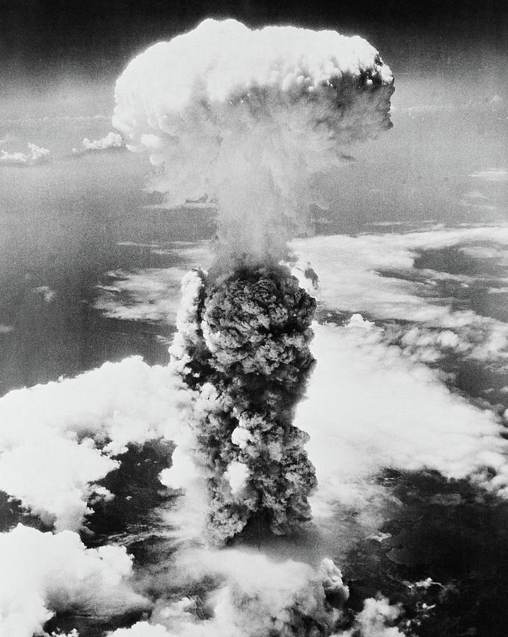 Atomic Bomb, Hiroshima, Giant Mushroom cloud, 1945 T-Shirt by United States  Army - Fine Art America