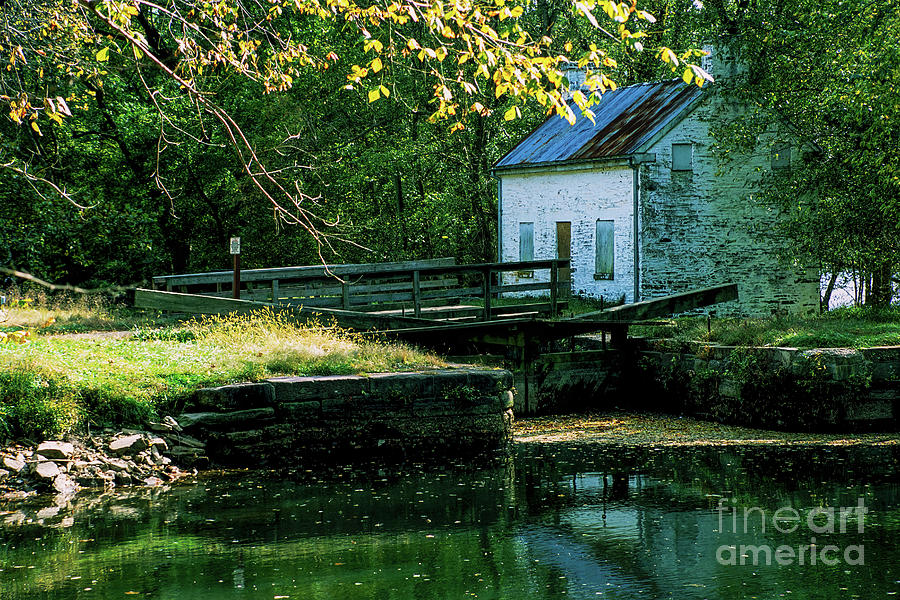 Autumn at the Lockhouse Photograph by William Kuta
