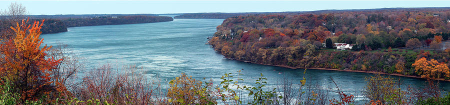 Autumn on the Niagara River - Art print Photograph by Kenneth Lane Smith