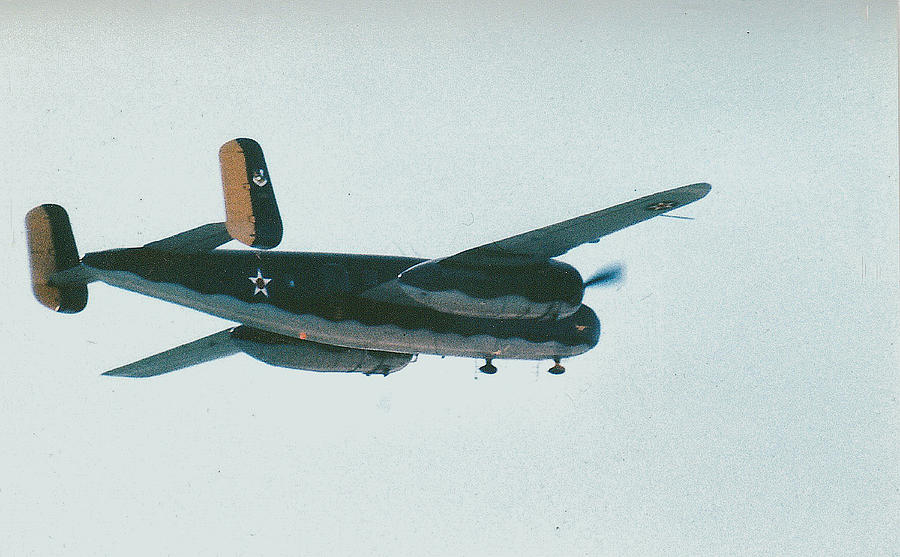 B-25 Outbound Photograph by Lin Grosvenor