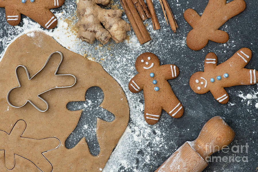 Baking Gingerbread Men Photograph by Tim Gainey