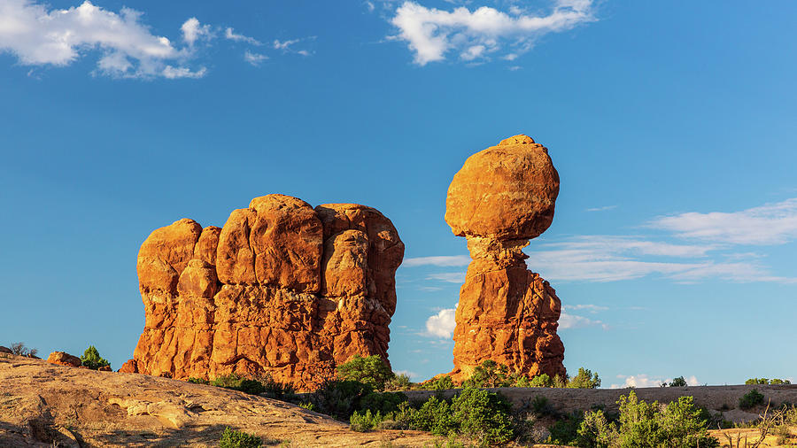 Balanced Rock in Arches National Park in Utah Photograph by Kyle Lee