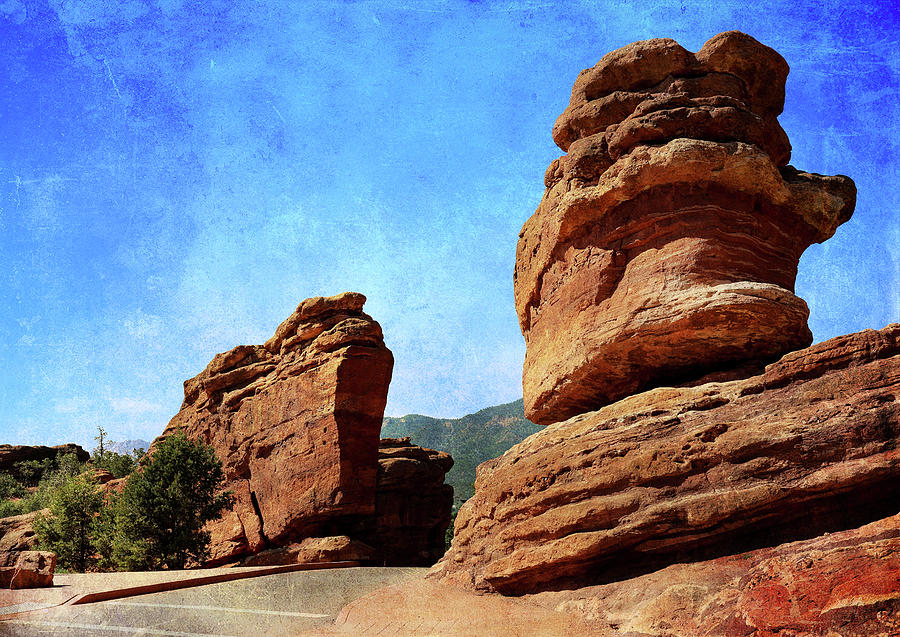 Balanced Rock Textured Garden Of Gods Photograph by Dan Sproul
