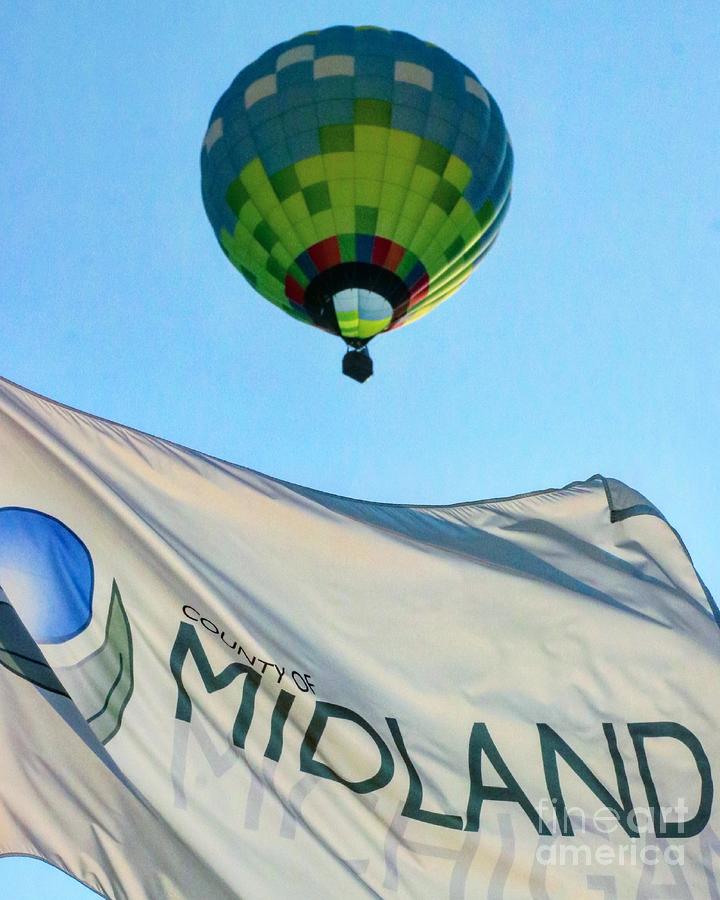 Ballon Over Midland Photograph by Erick Schmidt