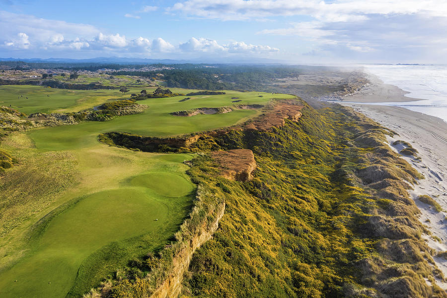 Golf Photograph - Bandon Dunes Golf Course Hole 16 v10 by Mike Centioli