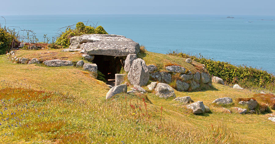 Bants Carn, Bronze Age tomb, Isles of Scilly. Photograph by Tony Mills