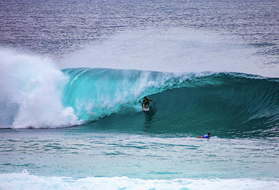 Banzai Pipeline 14 Photograph by Anthony Jones