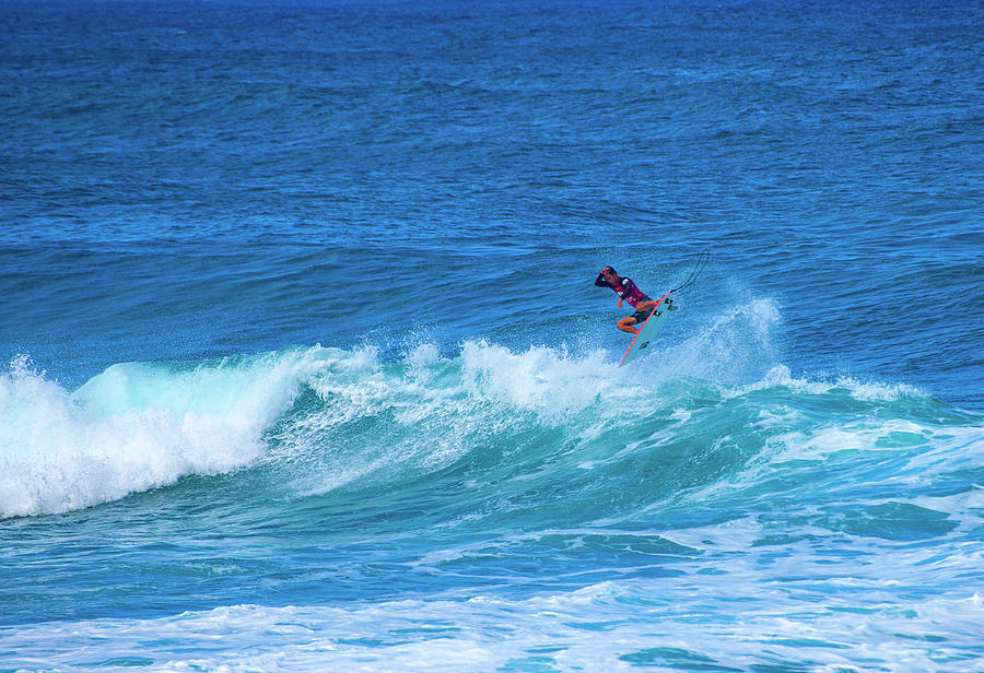Banzai Pipeline 36 Photograph by Anthony Jones