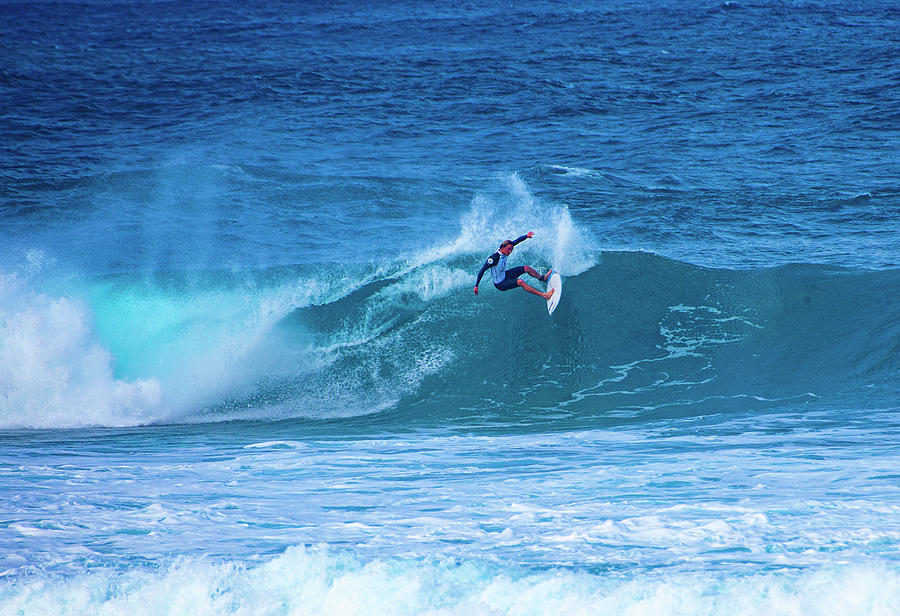 Banzai Pipeline 49 Photograph by Anthony Jones