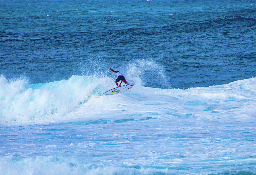 Banzai Pipeline 55 Photograph by Anthony Jones