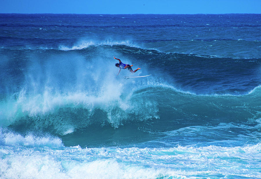 Banzai Pipeline 57 Photograph by Anthony Jones
