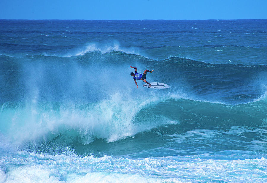 Banzai Pipeline 58 Photograph by Anthony Jones
