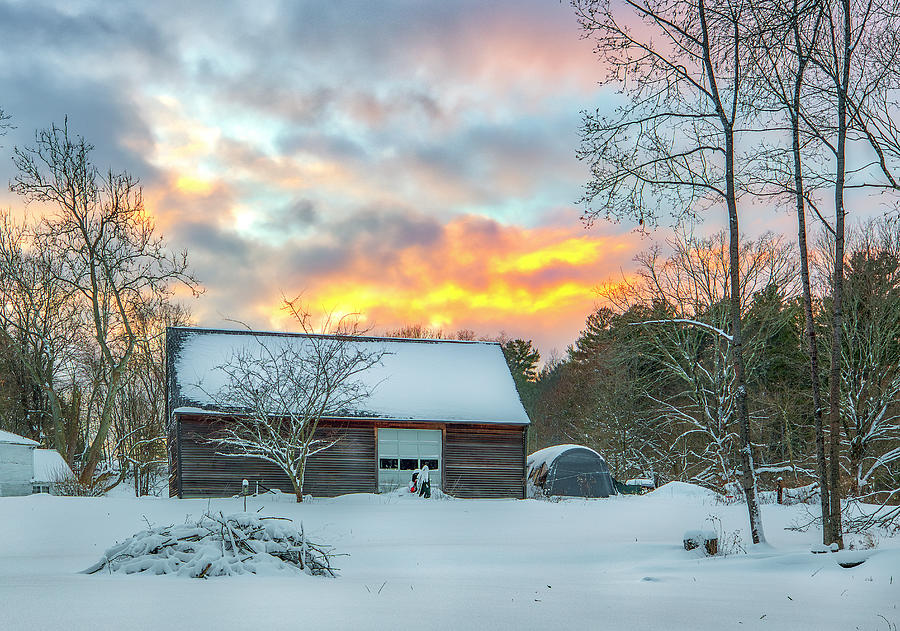 Barn in a Winter Wonderland Photograph by Juergen Roth