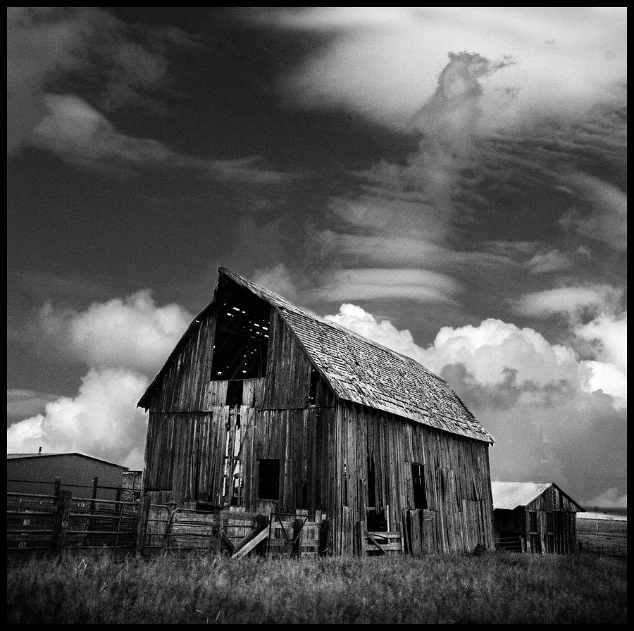Barn in America Photograph by WonderlustPictures By Tommaso Boddi