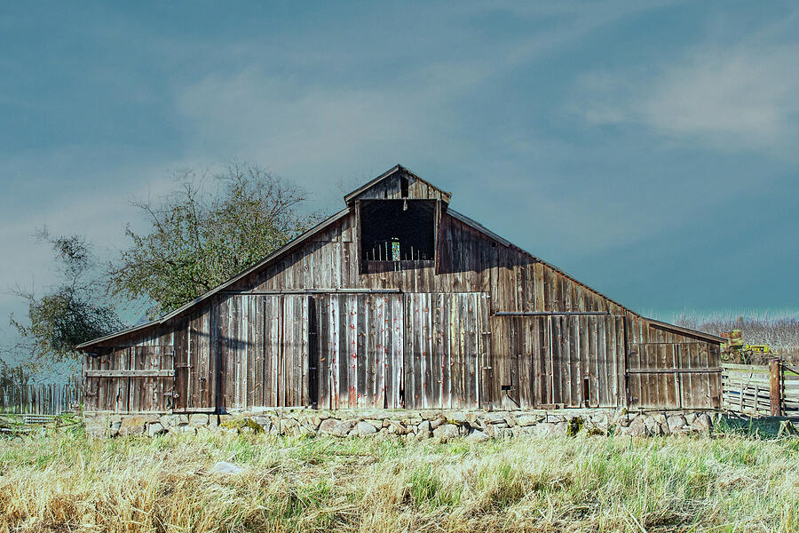 Barn in the Country Photograph by William Havle